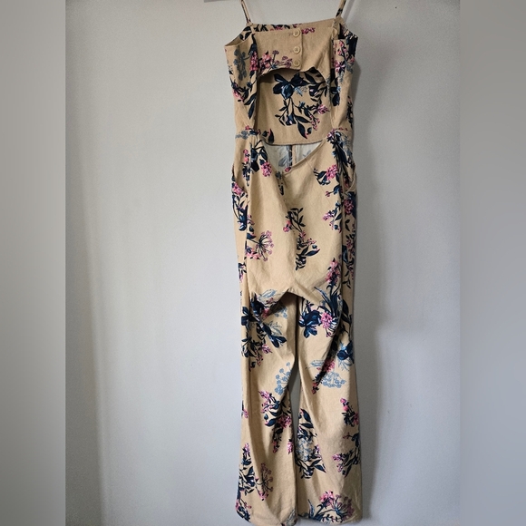 LEITH linen Floral Jumpsuit With Spaghetti Straps and Open Back. Size Medium - Picture 6 of 16